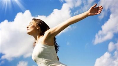  أفضل توقيت خلال اليوم لعمل حمامات الشمس