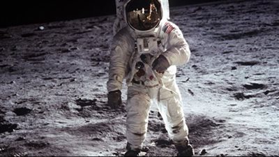  رائد فضاء ناسا مارك فاندي هاي يحطم الرقم القياسي 