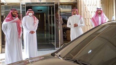  الديوان الملكي السعودي: الملك سلمان يغادر المستشفى بعد فحوصات طبية (صور)