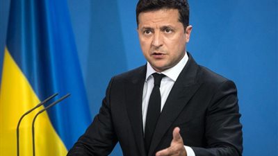  فولوديمير زيلينسكي: أسر حوالي ألف جندي روسي منذ أن شنت موسكو هجومها 