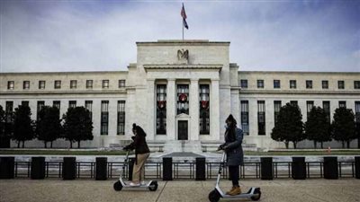 في أول زيادة للمعدل منذ بدء تفشي كورونا.. الاحتياطي الفدرالي يرفع معدّل الفائدة بربع نقطة