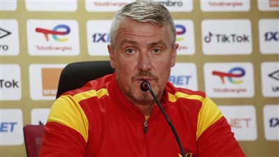 بعد الهزيمة أمام الأهلي.. إقالة لي كلارك من تدريب المريخ السوداني