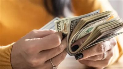 الدولار أمام الجنيه في عطلة البنوك.. هل تتغير الأسعار بعد عودة التعاملات؟