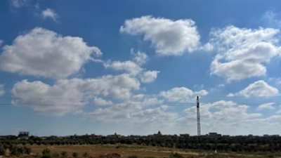 الطلاب في المدارس.. ماذا ينتظرهم في طقس أول أيام الدراسة؟