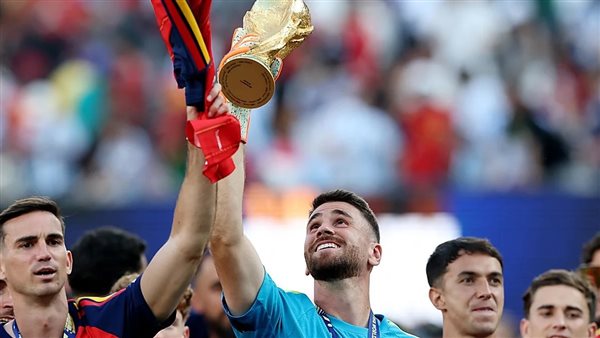 الكرة الذهبية 2026.. بونو ينافس بطل كأس العالم على أفضل حارس مرمى