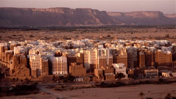 من الكهرباء إلى الصرف الصحي.. معاناة الجنوبيين تتجدد في العكابرة بحضرموت