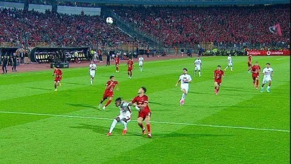 الزمالك لا يستحق ركلة جزاء أمام الأهلي.. والهدف الثاني للمارد الأحمر صحيح الزمالك لا يستحق ركلة جزاء أمام الأهلي.. والهدف الثاني للمارد الأحمر صحيح