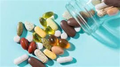 احذر.. التناول العشوائي والإفراط في تناول المكملات الغذائية 