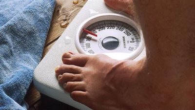 ما هي الطريقة الصحيحة لقياس الوزن؟