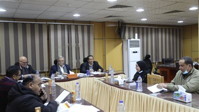 رئيس القابضة للمياه يتابع موقف مشروعات مبادرة حياة كريمة بدمياط