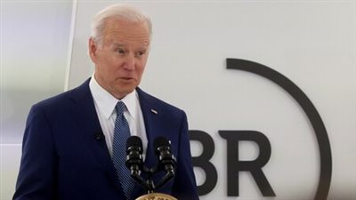 الرئيس الأمريكي: بوتين يدرس استخدام أسلحة كيماوية في أوكرانيا