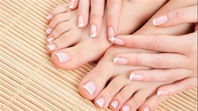  مجلة ألمانية: تغير لون الأظافر يدق ناقوس الخطر