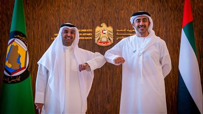 عبدالله بن زايد يستقبل الأمين العام لمجلس التعاون لدول الخليج العربية في مقر إكسبو 2020 دبي