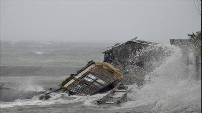 أعاصير تضرب ولاية تكساس الأمريكية وتدمر عشرات المنازل وتلحق أضرارا بعدد من المدارس