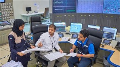 حاكم دبي يعلن نجاح تشغيل المحطة الثانية من محطات الطاقة النووية بمنطقة براكة في أبوظبي