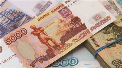 ارتفاع سعر صرف الدولار الأمريكي مقابل الروبل الروسي في تداولات اليوم