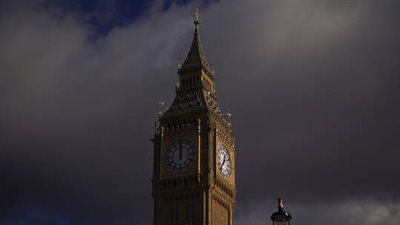 بريطانيا تفرض عقوبات على 65 فردا وكيانا في روسيا