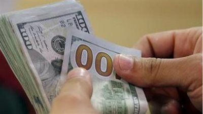 خبير اقتصادي يحذر من شراء الدولار في الفترة المقبلة.. ويقدم نصائح