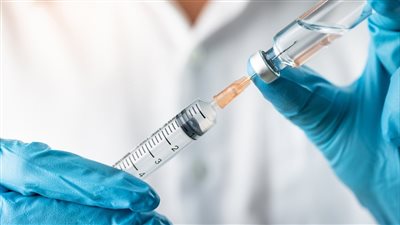 تقديم 11596 جرعة من لقاح كوفيد-19 خلال 24 ساعة بالإمارات