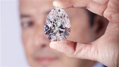 عرض أكبر ماسة بيضاء بتاريخ المزادات في دبي