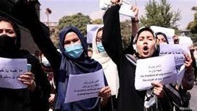  العشرات من المدرسات والطالبات وناشطات حقوق المرأة  ينظمون مسيرات في كابول (الأسباب)