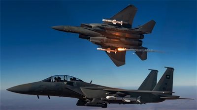 التحالف يبدأ تنفيذ ضربات جوية لمعسكرات ومعاقل الحوثيين بصنعاء