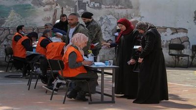 الفلسطينيون يصوتون في الانتخابات المحلية بالضفة الغربية