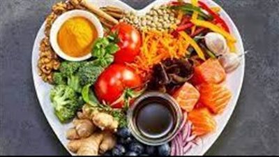 هناك أطعمة تحافظ على صحة القلب وأخرى تضره.. تعرف عليها