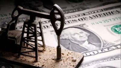 تراجع أسعار النفط اليوم الإثنين بأكثر من 7 دولارات 