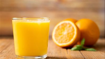 دراسة: تناول عصير البرتقال أثناء الإفطار يخفض من ارتفاع ضغط الدم 