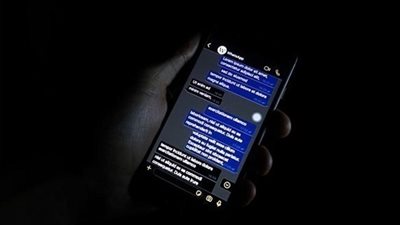 هل يحمي الوضع الداكن العينين من أضرار الشاشة؟