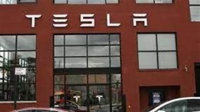 كورونا يتسبب في غلق مصنع تسلا في الصين 