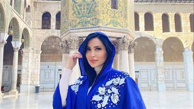  الفنانة السورية نسرين طافش تظهربإطلالة مختلفة في أول أيام شهر رمضان (صور)