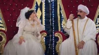 أكرم حسنى يوجه رسالة لأحمد مكي: مابطلتش ضحك على مشهد الفرح