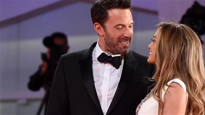 الفنانة العالمية جينيفر لوبيز تعلن عن خطبتها من الممثل الهوليوودي الشهير بن أفليك