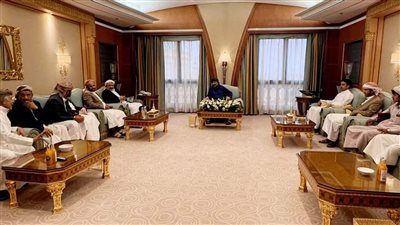  رئيس “الانتقالي الجنوبي” في اليمن يستقبل وفدا من مشائخ محافظة مأرب