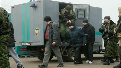 في صفقة تبادل أسرى.. أوكرانيا: تحرير 12 جنديا و14 مدنيا