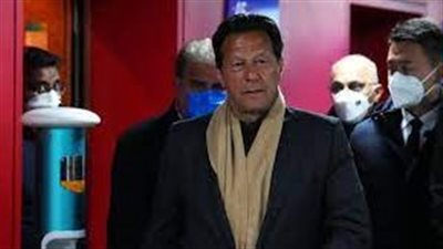 مجلس النواب في البرلمان الباكستاني يصوت بالموافقة على إقالة رئيس الوزراء من منصبه