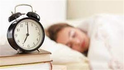 ماذا يحدث بسبب النوم أقل من 4 ساعات ليلًا؟.. دراسة تُجيب
