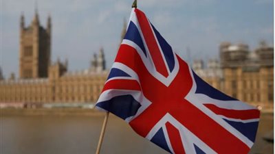 لأول مرة منذ 50 عامًا.. إعانة البطالة تنخفض لأدنى مستوى في بريطانيا