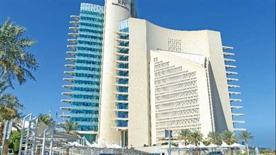 الكويت ترفع سعر البيع الرسمي لنوعين من النفط الخام تبيعهما لآسيا في مايو