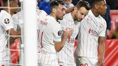 برباعية.. إشبيلية يفوز على غرناطة ويستعيد وصافة الدورى الإسبانى