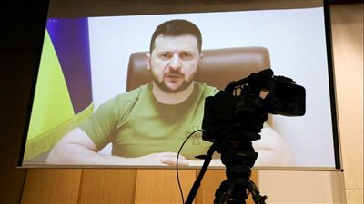  الرئيس الأوكراني: عشرات الآلاف قتلوا في الهجوم الروسي على مدينة ماريوبو