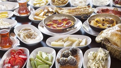  أبرز الأطعمة التي تجعلك تشعر بالعطش