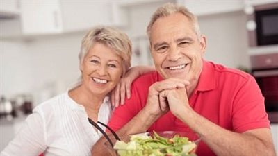 ما هو السبب الذي يجعل المسنين أكثر عرضة للإصابة بالأمراض المعدية؟