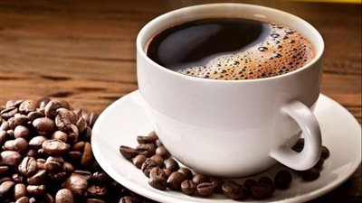 مفاجأة.. طبيبة توضح كيف يمكن أن تجعل القهوة الشعر يتساقط!