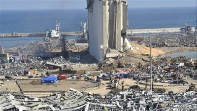 انهيار صوامع الحبوب بمرفأ بيروت