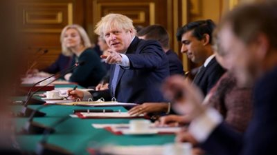 استقالة وزير العدل البريطاني على خلفية خرق قيود كورونا