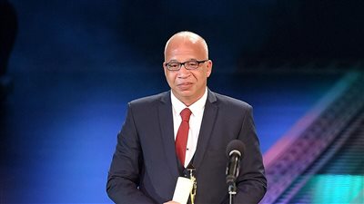 الفنان المصري شريف الدسوقي يهاجم زميله أشرف عبد الباقي