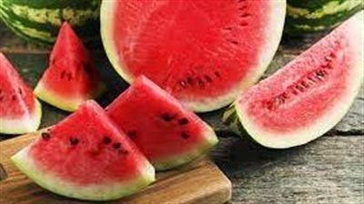 الخبراء ينصحون بتناول البطيخ لفقدان الوزن.. فما القيمة الغذائية؟